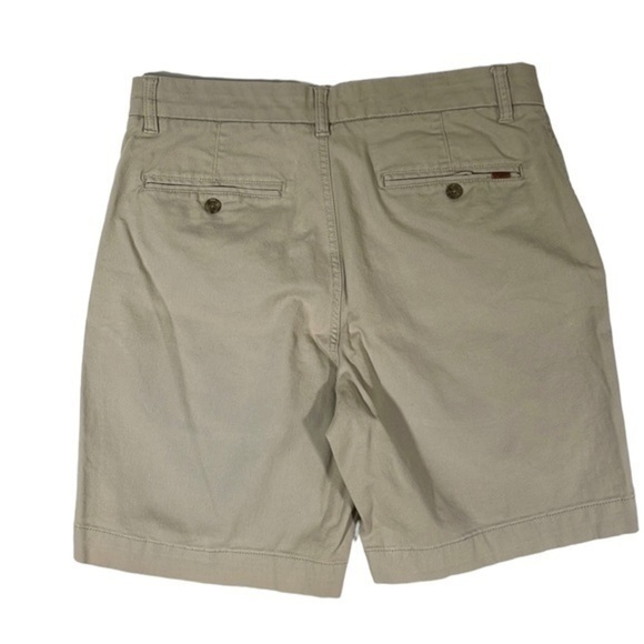 CHAPS | Khaki Shorts 32" - Picture 2 of 3
